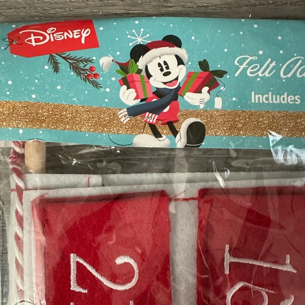 Disney Mickey Mouse & Friends Christmas Pocket Advent Calendar. New / Sealed.
